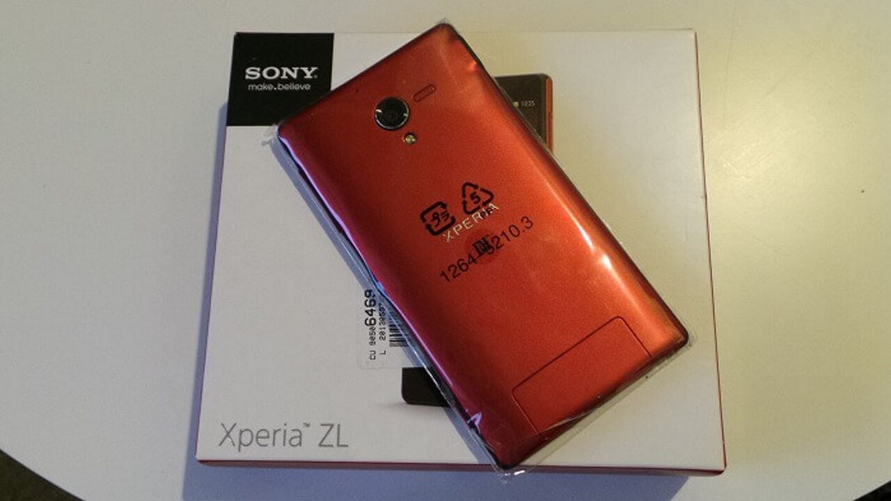 Xperia ZL C6503 REDが届きました