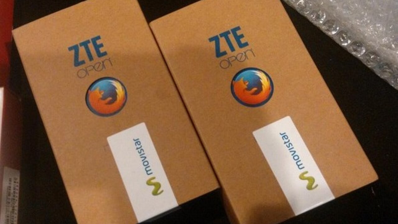 Firefox OS搭載ZTE OPENが到着しました！
