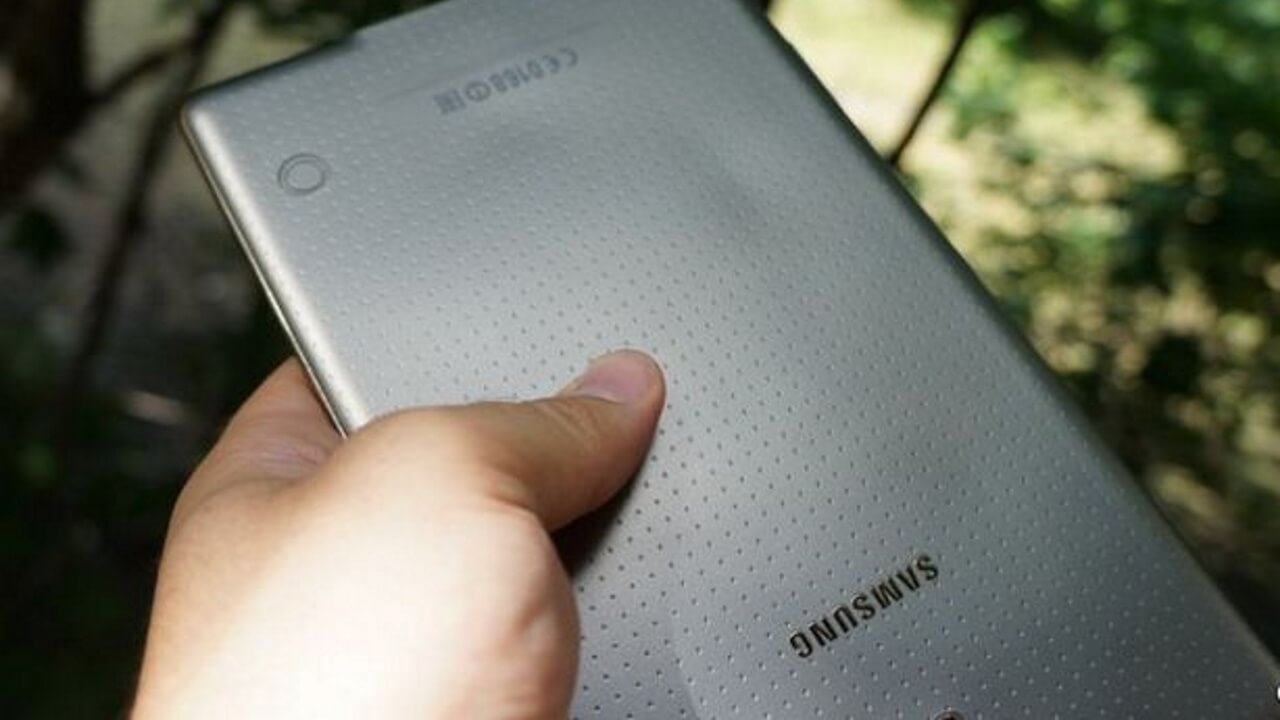 Samsung、ロシアで報告されたGalaxy Tab S 8.4の発熱問題は不良品によるものと発表