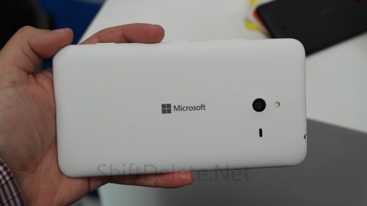 Lumia 1320後継「Lumia 1330」実機画像流出