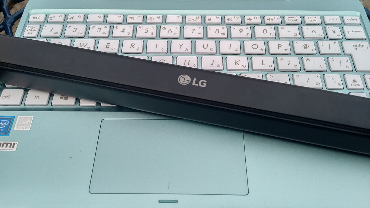 棒状に折りたためるキーボード「LG Rolly Keyboard」が届きました