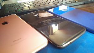 「BlackBerry DTEK60」ケース付けてもリアカメラ出っ張る