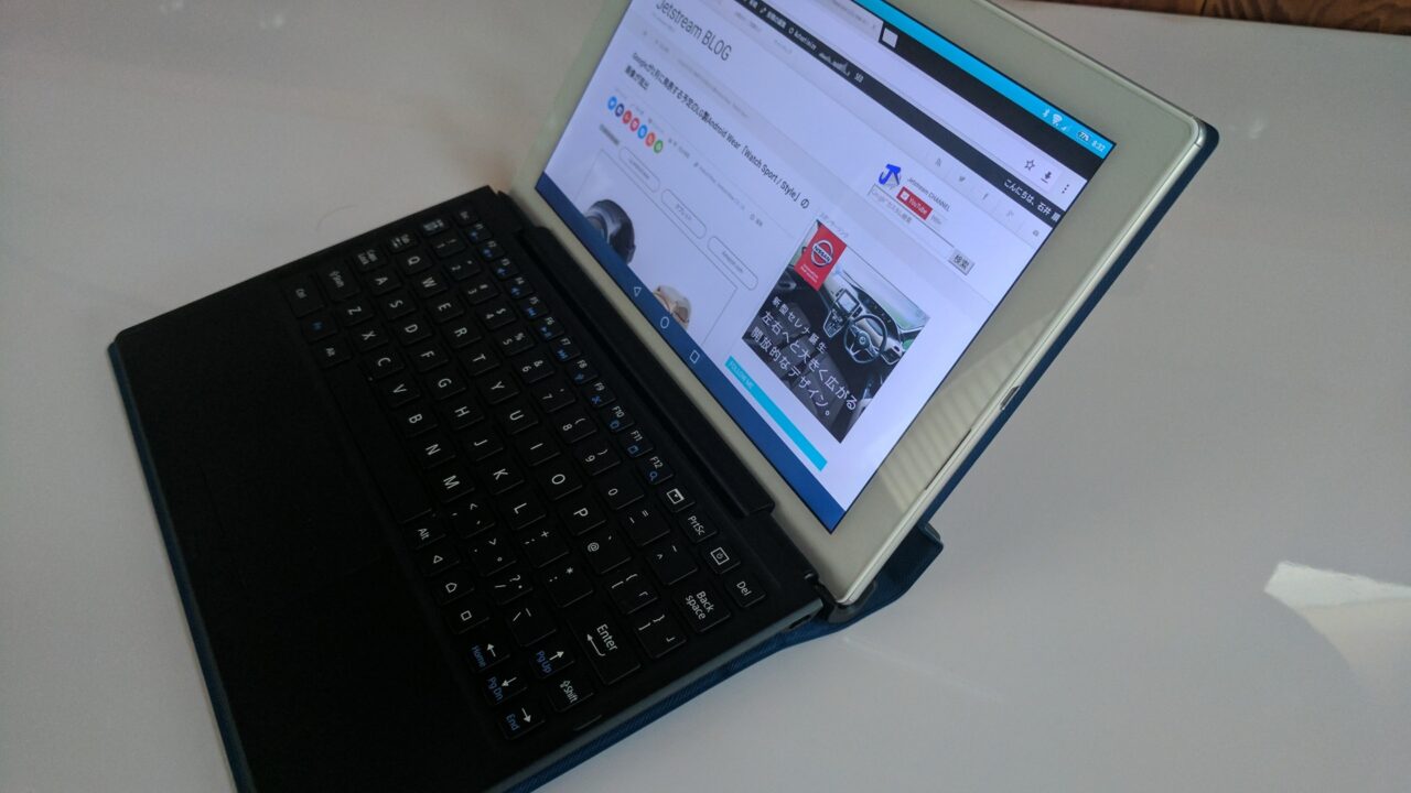 Xperia Z4 Tablet用ELECOMレザーカバー「TBM-SOZ4AWDTKBU」早くも剥がれる