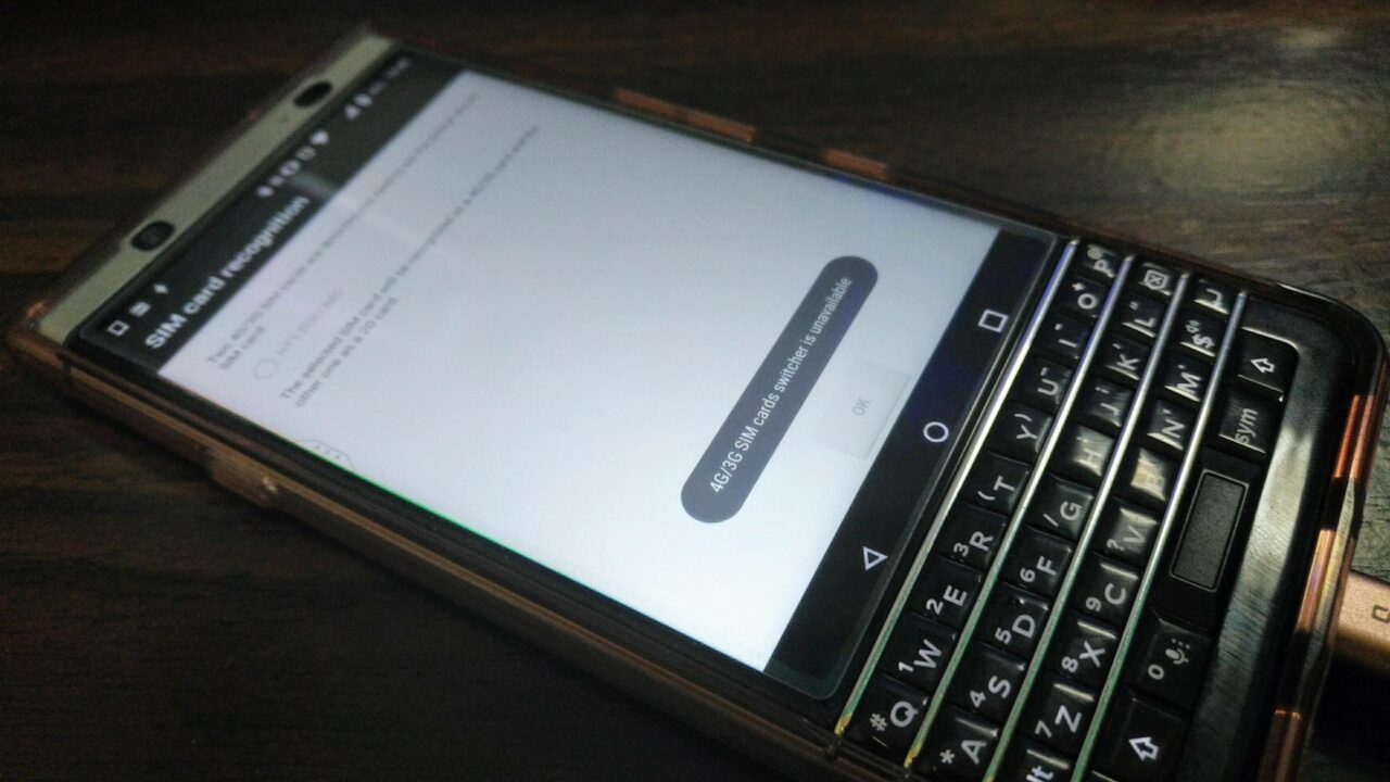 「BlackBerry KEYone LIMITED EDITION BLACK」4G+3G DSDS非対応？