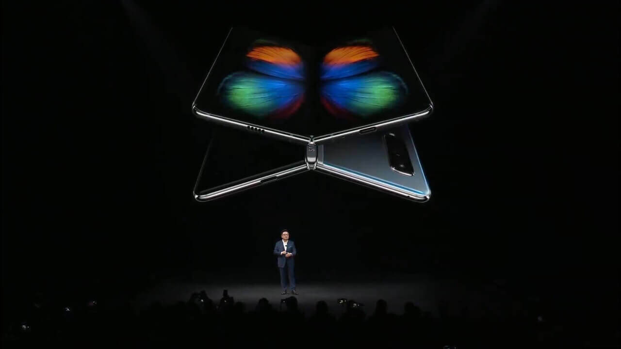 Samsung、折りたたみディスプレイ初搭載「Galaxy Fold」発表